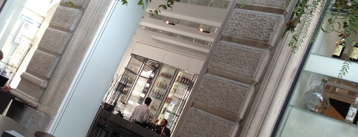Café Trussardi is one of Where eat in Milan.