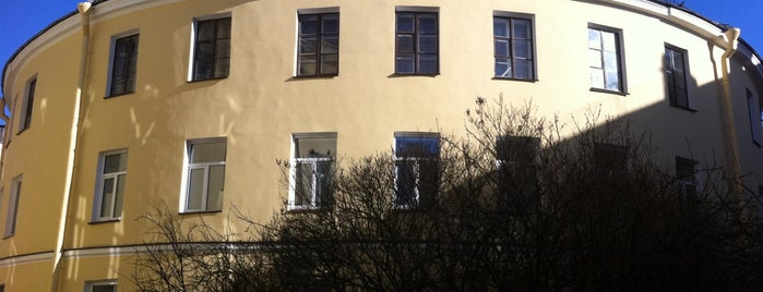 Круглый дом на Фонтанке is one of Galinaさんの保存済みスポット.