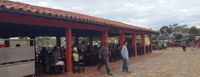 Mercagan (Estacion Panachi) is one of Locais curtidos por Yesid.