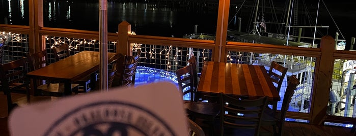 AJ's Seafood & Oyster Bar is one of Stadium Club.