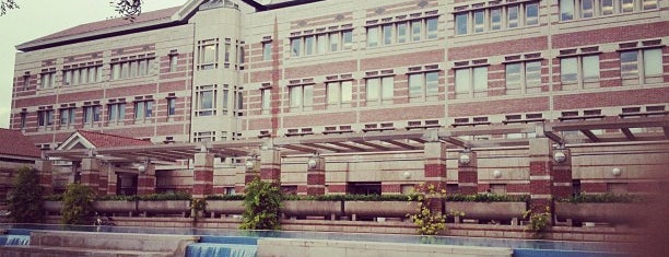 Leavey Library (LVL) is one of Cynthia 님이 좋아한 장소.