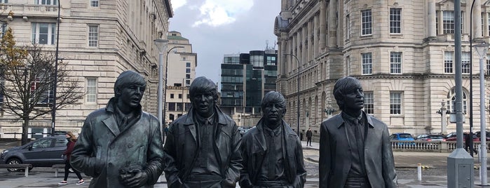 The Beatles Statue is one of Lugares guardados de Sevgi.