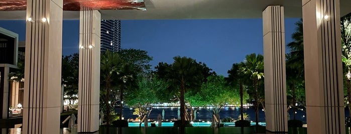 Four Seasons Hotel Bangkok at Chao Phraya River is one of Thailand 🌍🏯🌅.