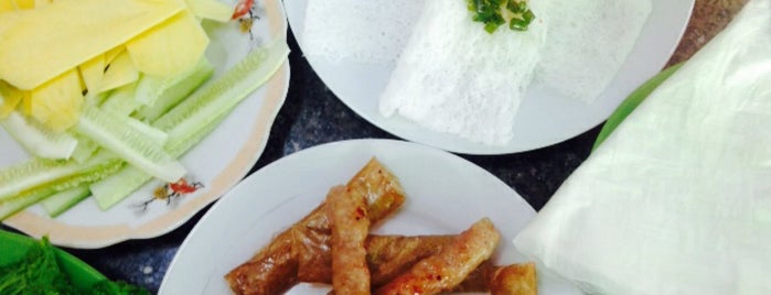 Nem Chua Nuong Truong Tien is one of big meal in Saigon.