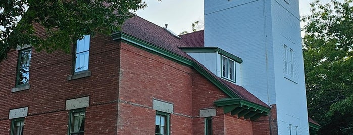 40 Mile Pointe Lighthouse is one of United States Lighthouse Society.