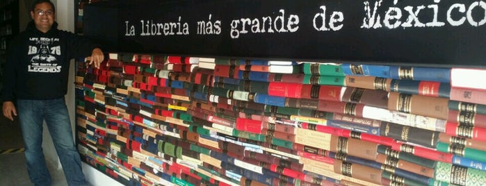 Editorial y librería América is one of สถานที่ที่ Tania ถูกใจ.