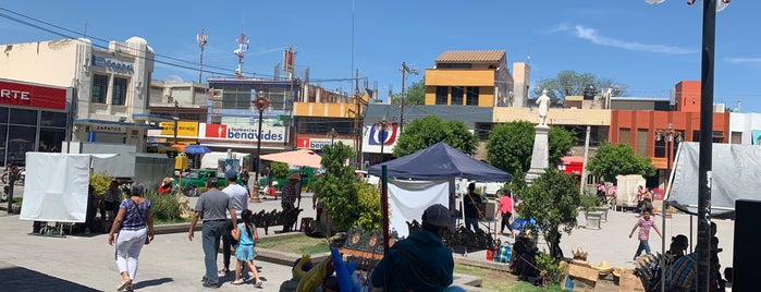 Plaza Juarez is one of Posti che sono piaciuti a Demian.