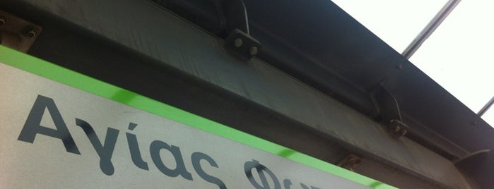 Στάση Τραμ Αγίας Φωτεινής - Πλατείας (Agias Fotinis-Platia Tram Station) is one of Spiridoulaさんのお気に入りスポット.