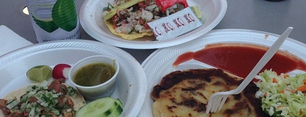 Pupusas y Tacos is one of Lieux sauvegardés par POOTY.