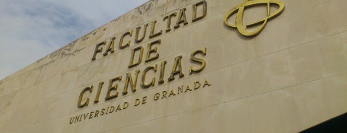 Facultad de Ciencias is one of Universidades y +.