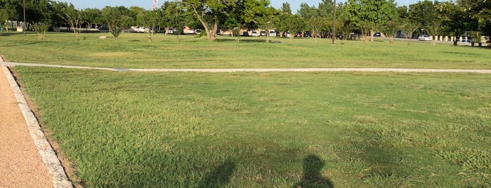 Gregg Clarke Park is one of สถานที่ที่ A ถูกใจ.