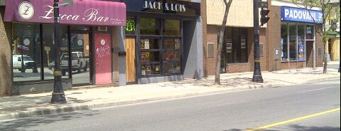 Jack and Lois is one of You Gotta Eat Here! - List 1.