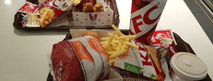 KFC is one of Lugares favoritos de Semin.