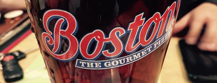 Boston's The Gourmet Pizza is one of Comida Italiana.