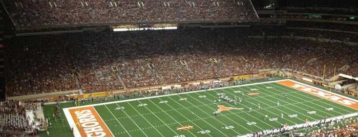 Darrell K Royal-Texas Memorial Stadium is one of College Football Stadiums.