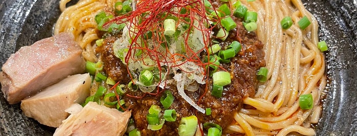 らぁ麺やまぐち 辣式 is one of fujiさんの保存済みスポット.