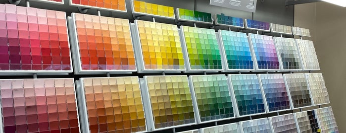 Sherwin-Williams Paint Store is one of Enriqueさんのお気に入りスポット.