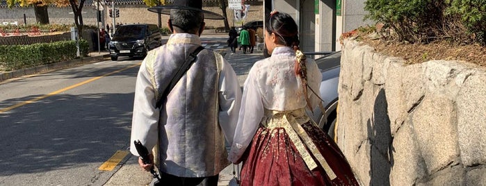 Oneday Hanbok is one of Places to visit in Seoul.