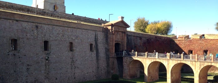 Castell de Montjuïc is one of Barcelona Must Dos.