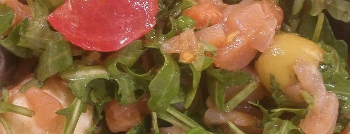 Letiuz Salad Bar is one of Posti che sono piaciuti a Nikola.
