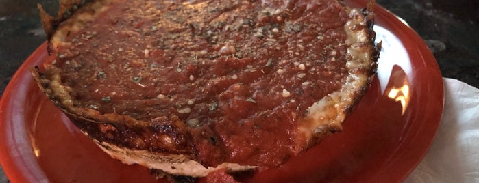 Pequod's Pizzeria is one of Guilherme’s Liked Places.