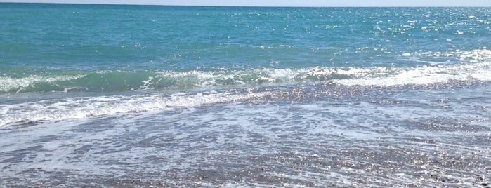 Atalay Beach is one of Talha'nın Kaydettiği Mekanlar.