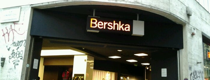 Bershka is one of สถานที่ที่ Silvia ถูกใจ.