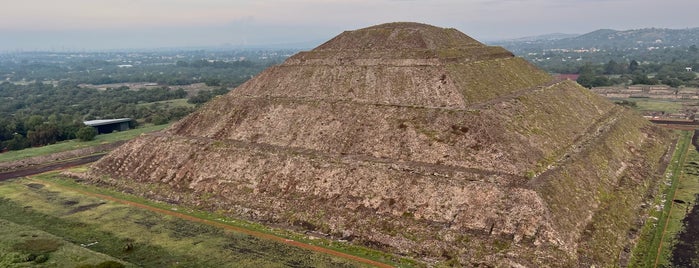 Pirámide de la Luna is one of Tempat yang Disukai Liliana.