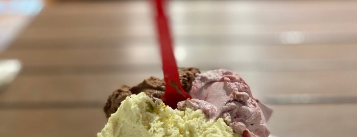 Casa Rosada Artisan Gelato is one of Cicely’s Liked Places.