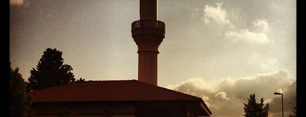 Çengelköy Mezarlığı is one of Tempat yang Disukai Gözde.