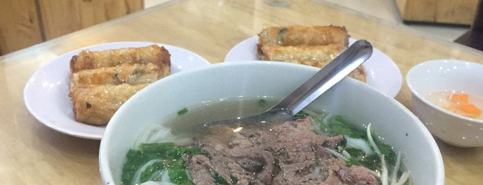 Bánh Cuốn Quảng An is one of Best of Hanoian street food.