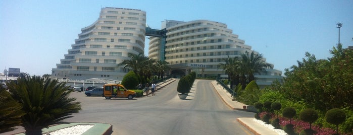 Miracle Resort Hotel is one of สถานที่ที่ Serdar Gultekin ถูกใจ.