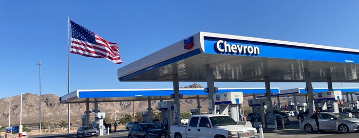 Chevron is one of Locais curtidos por Lori.