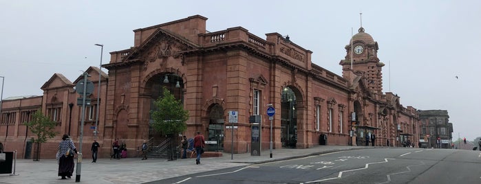 Nottingham Railway Station (NOT) is one of Tempat yang Disukai Henry.