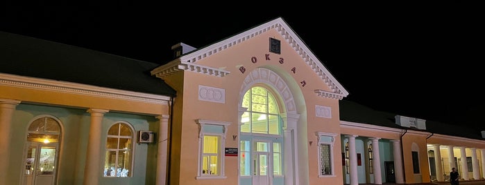 Железнодорожный вокзал «Феодосия» is one of посетить.