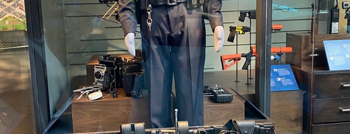 National Law Enforcement Museum is one of Orte, die Ya'akov gefallen.