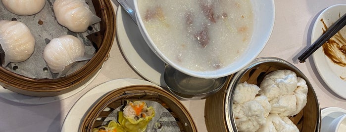 Dynasty Seafood Restaurant 皇朝海鮮酒家 is one of Sahar: сохраненные места.