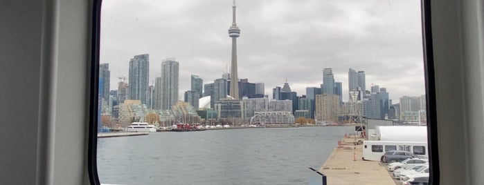 Billy Bishop Toronto City Airport Ferry is one of Taylor'un Beğendiği Mekanlar.