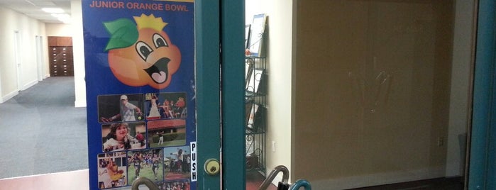 Junior Orange Bowl is one of Locais curtidos por Robin.