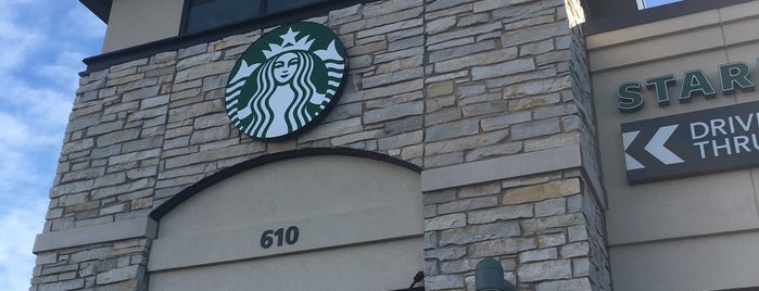 Starbucks is one of Orte, die Aaron gefallen.