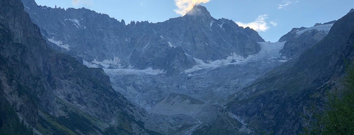 Camping Des Glacier is one of Tour du Monc Blanc.