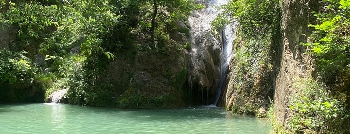 Водопад "Кая Бунар" (Hotnitsa Waterfall) is one of Водопади.