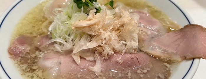らーめん鱗 茨木店 is one of 関西の美味しいラーメン.