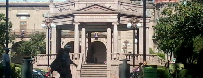 Plaza de Armas is one of Tempat yang Disukai Oscar.