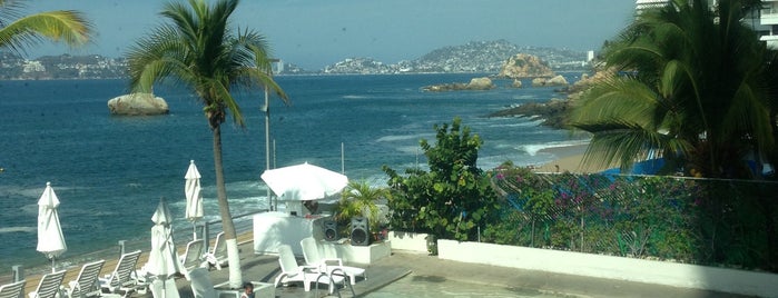 Hotel Calinda Beach is one of Acapulco.
