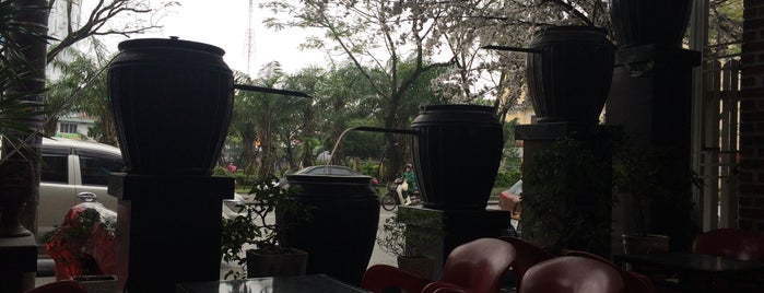 Thư Viên Cafe is one of Địa chỉ các quán ăn ngon ở Huế.