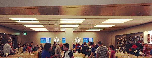 Apple Union Square is one of Simonさんのお気に入りスポット.