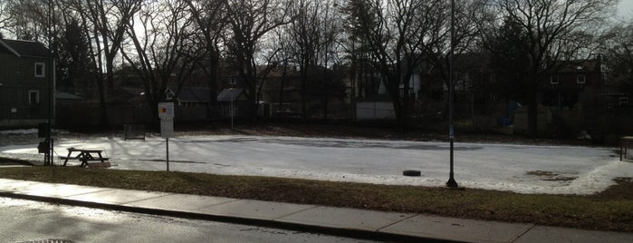 Beresford Park is one of Toronto Off-Leash Dog Parks.