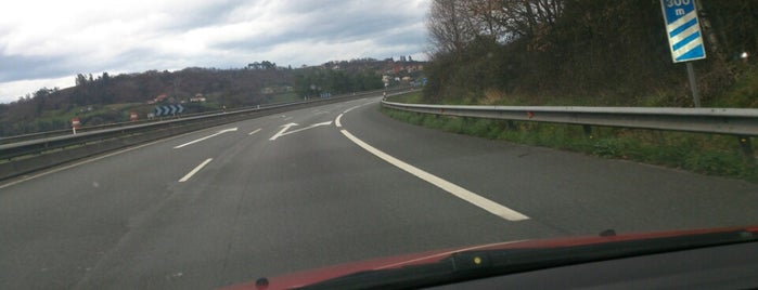 A 66 is one of carreteras-gasolineras.