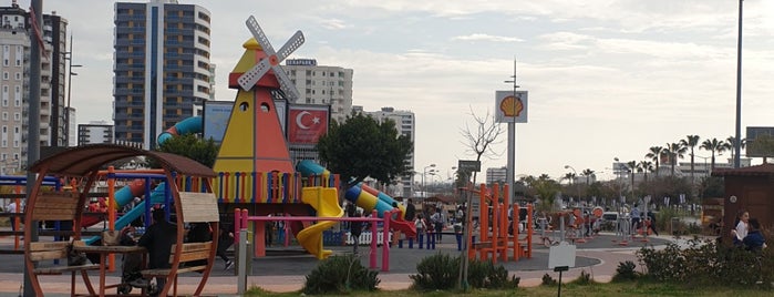 Gürselpasa Parkı is one of Locais curtidos por Alaattin.